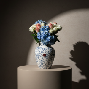 Moody beige flower vase